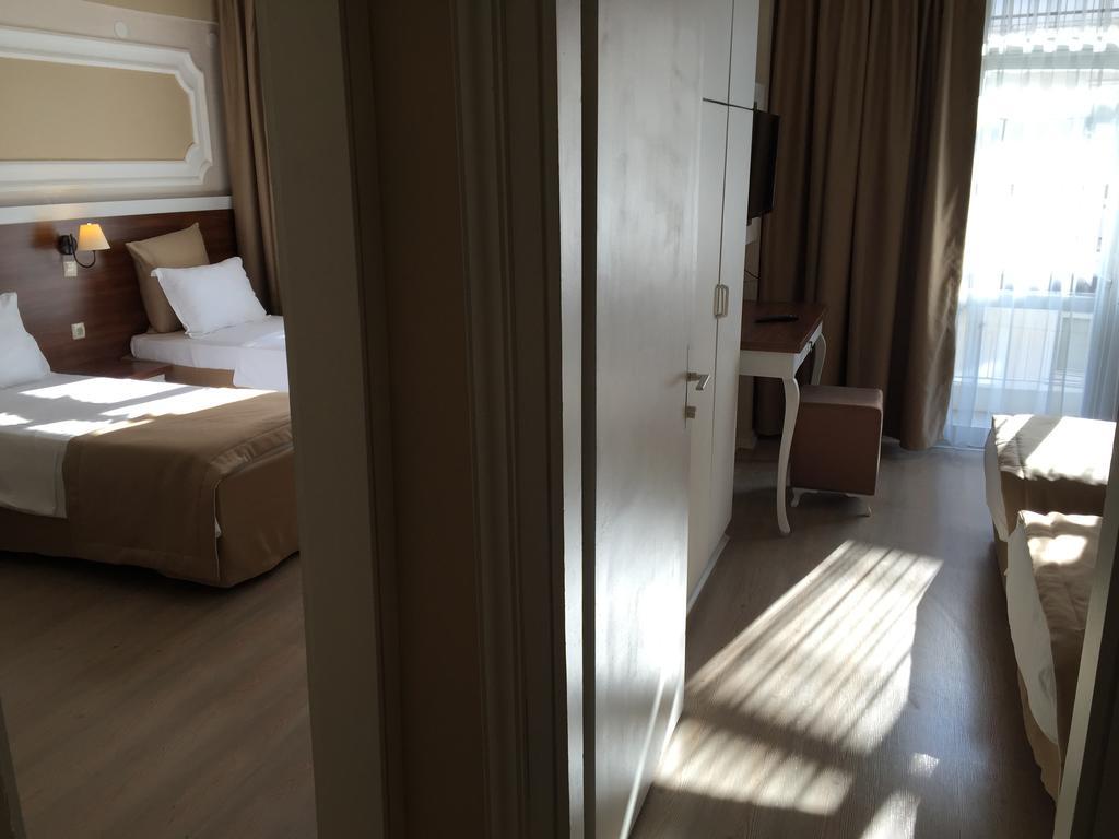 Akman Hotel Kusadası Quarto foto